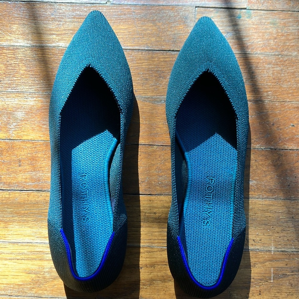 Rothy’s pointed toe flats. Size 8.5. green